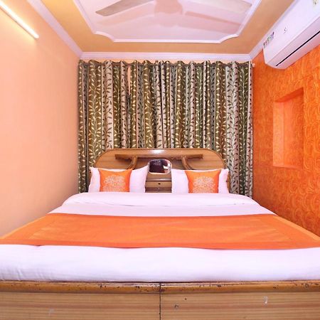 Super Hotel O Rajesh Palace Chandīgarh Esterno foto