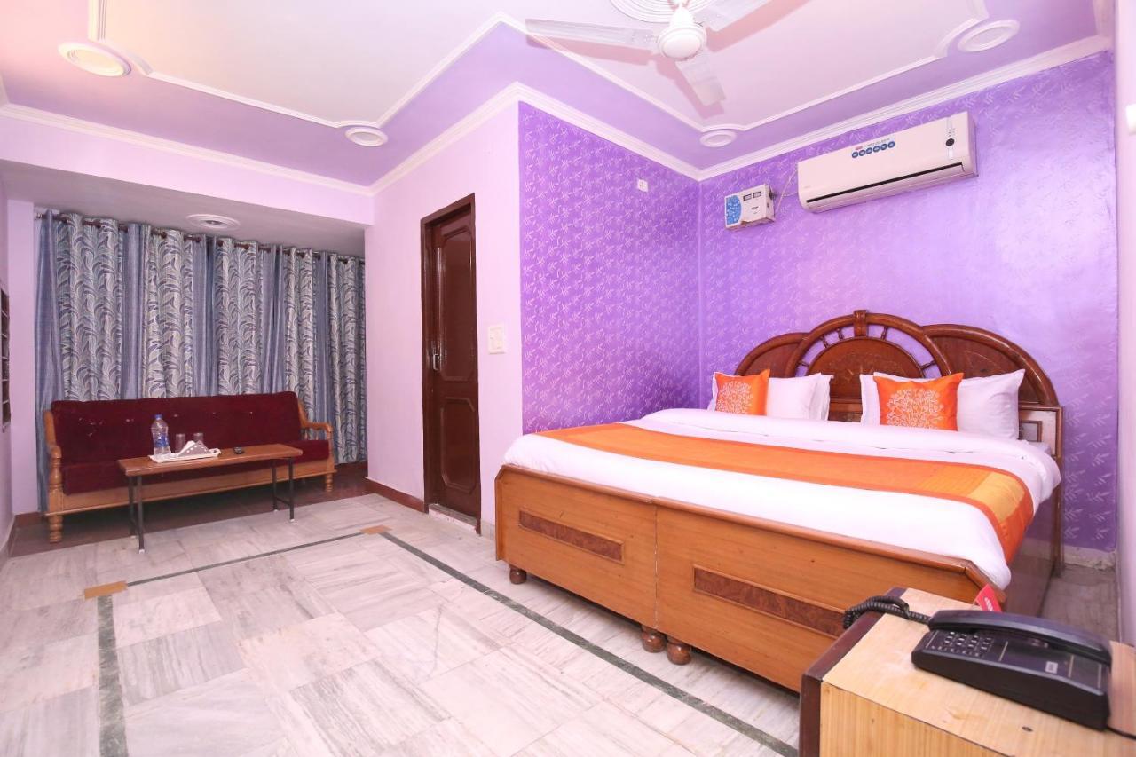 Super Hotel O Rajesh Palace Chandīgarh Esterno foto