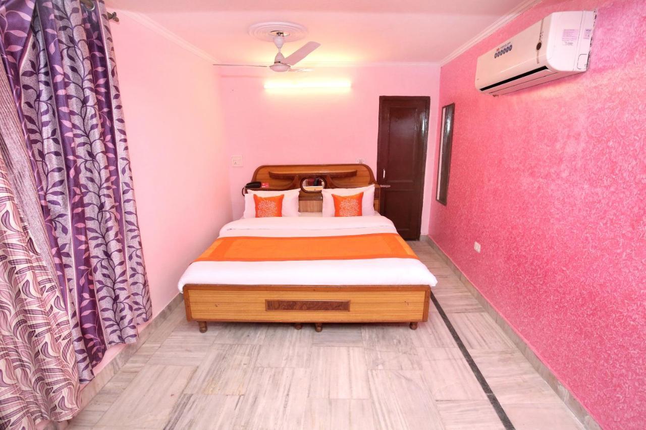 Super Hotel O Rajesh Palace Chandīgarh Esterno foto