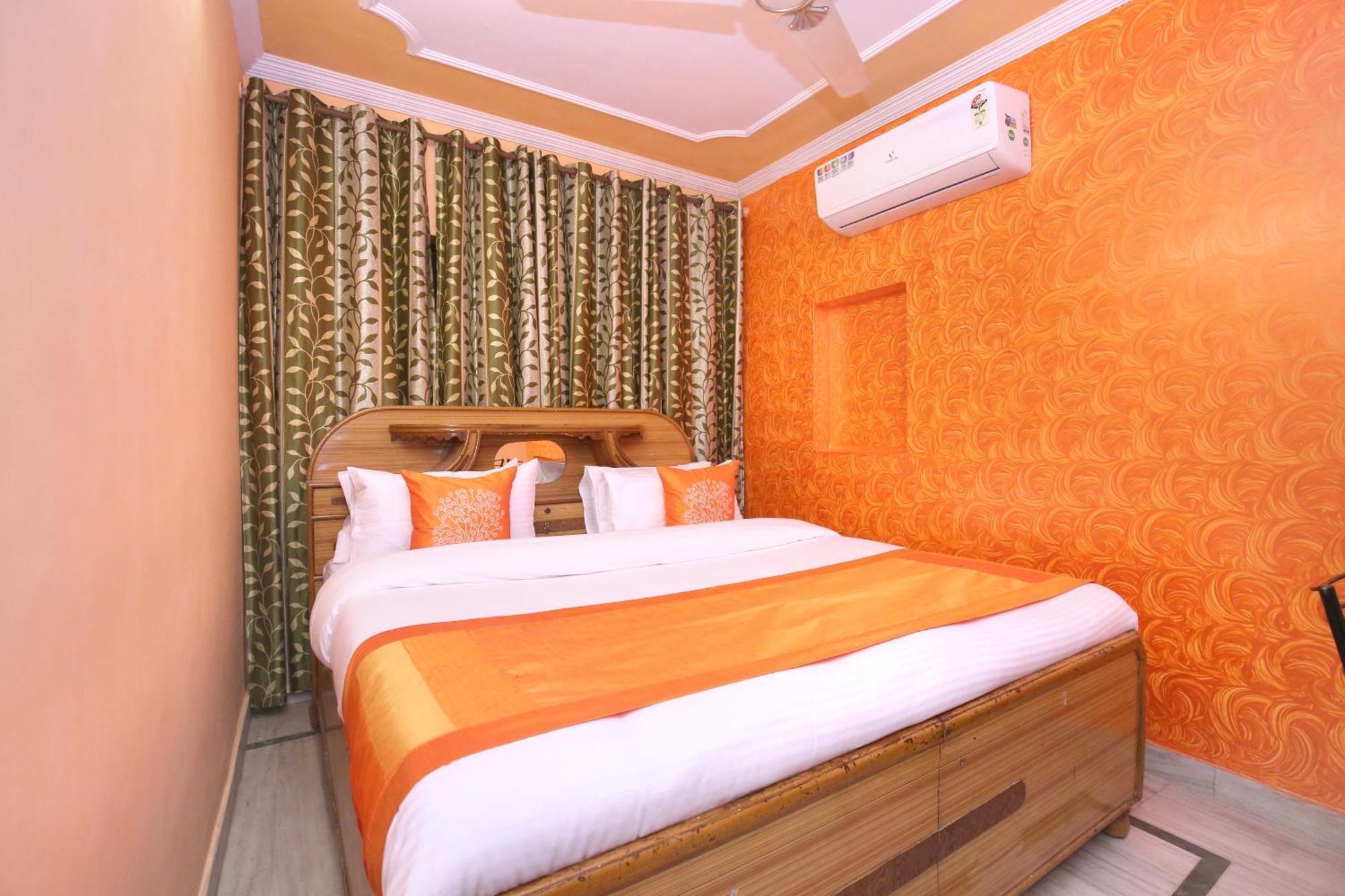 Super Hotel O Rajesh Palace Chandīgarh Esterno foto