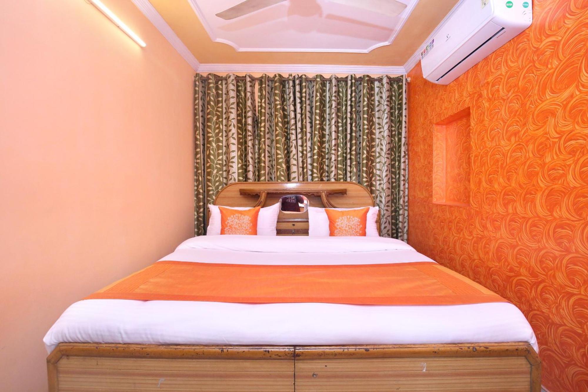 Super Hotel O Rajesh Palace Chandīgarh Esterno foto