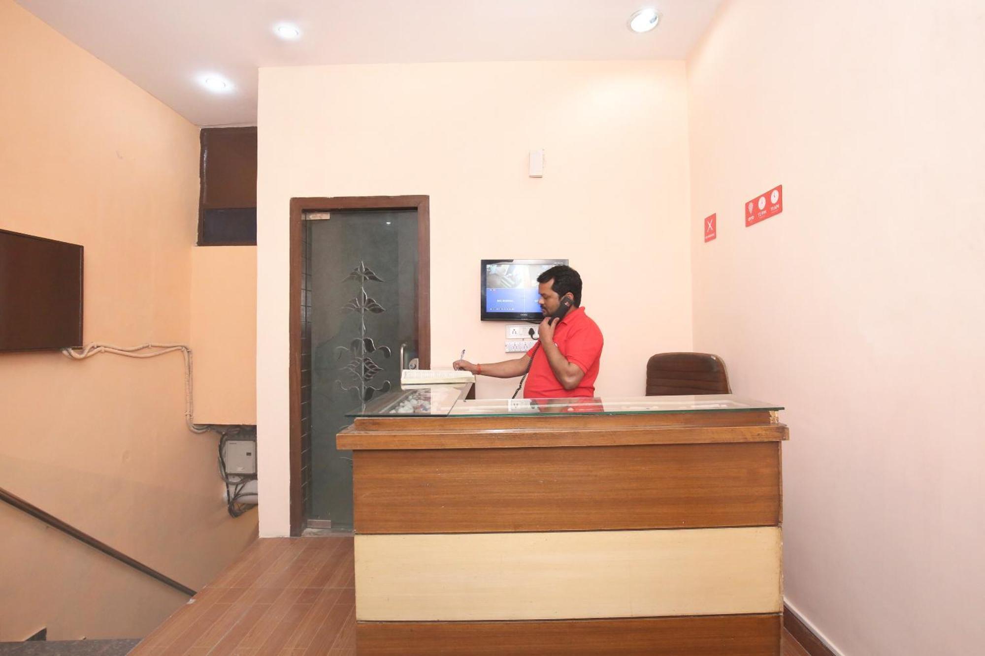 Super Hotel O Rajesh Palace Chandīgarh Esterno foto